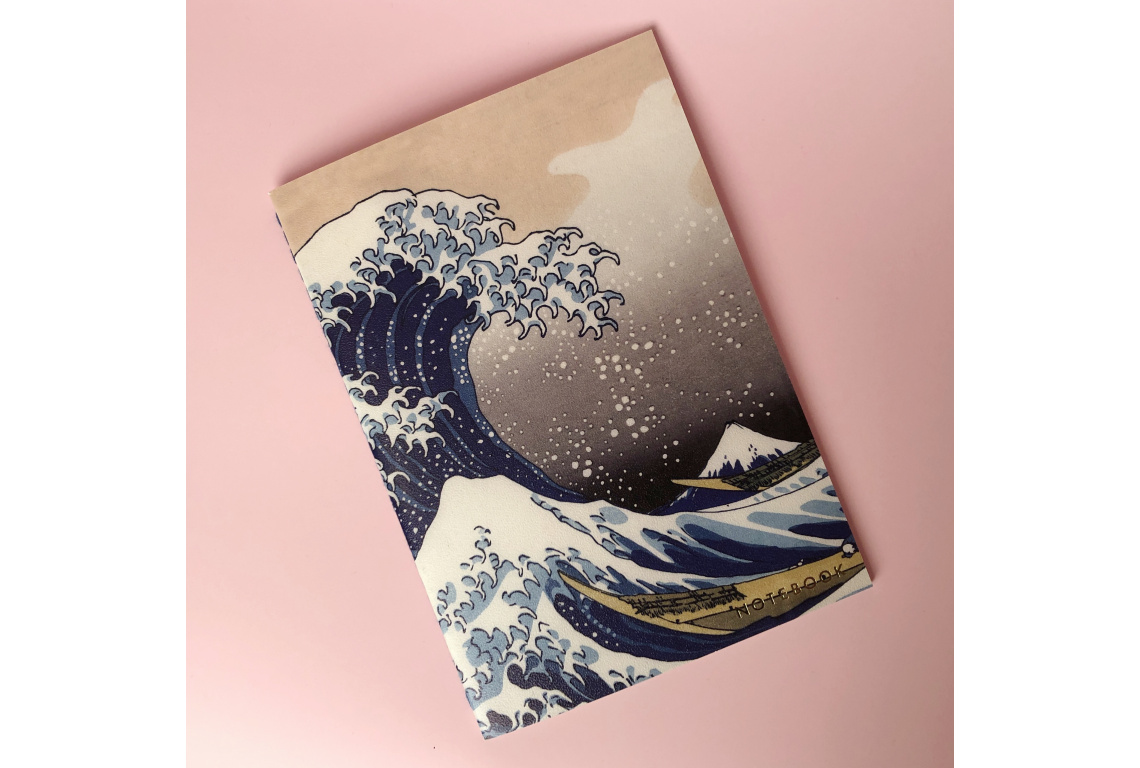Тетрадь нелинованная Hokusai А5 24 л 90 г, скругленные края, бумага слоновая кость, сшивка тетрадь в клетку flowers а6 24 л 90 г скругленные края бумага слоновая кость сшивка