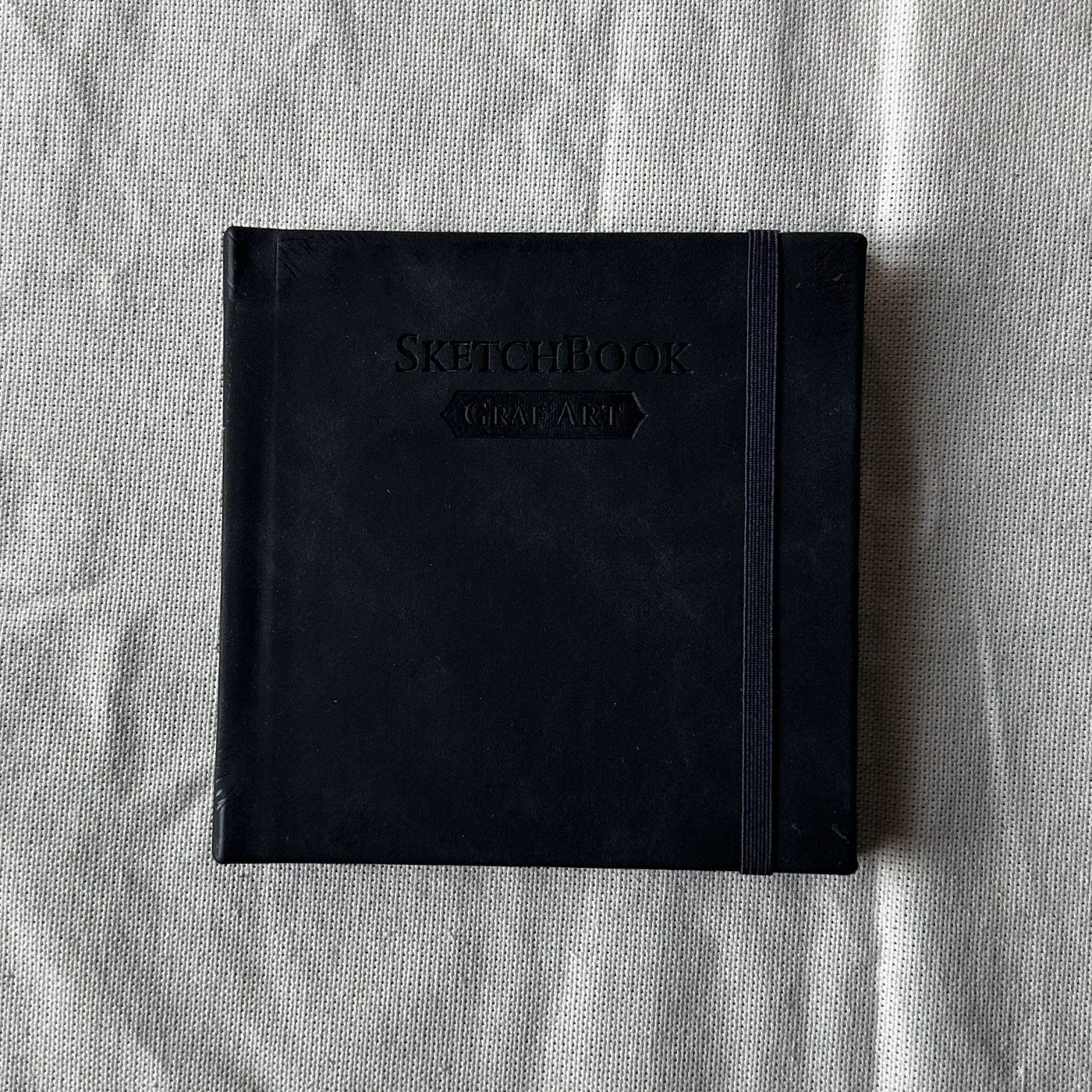 Скетчбук для графики Малевичъ GrafArt white 12х12 см 40 л 160 г черный 430₽