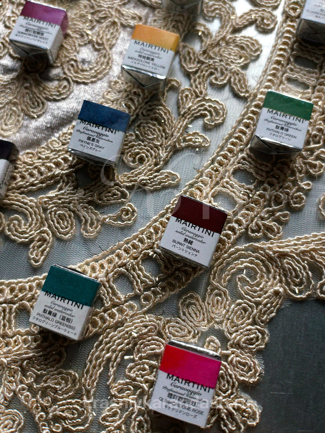 Акварель Mairtini Caravaggio Professional полукювета разные цвета 428₽