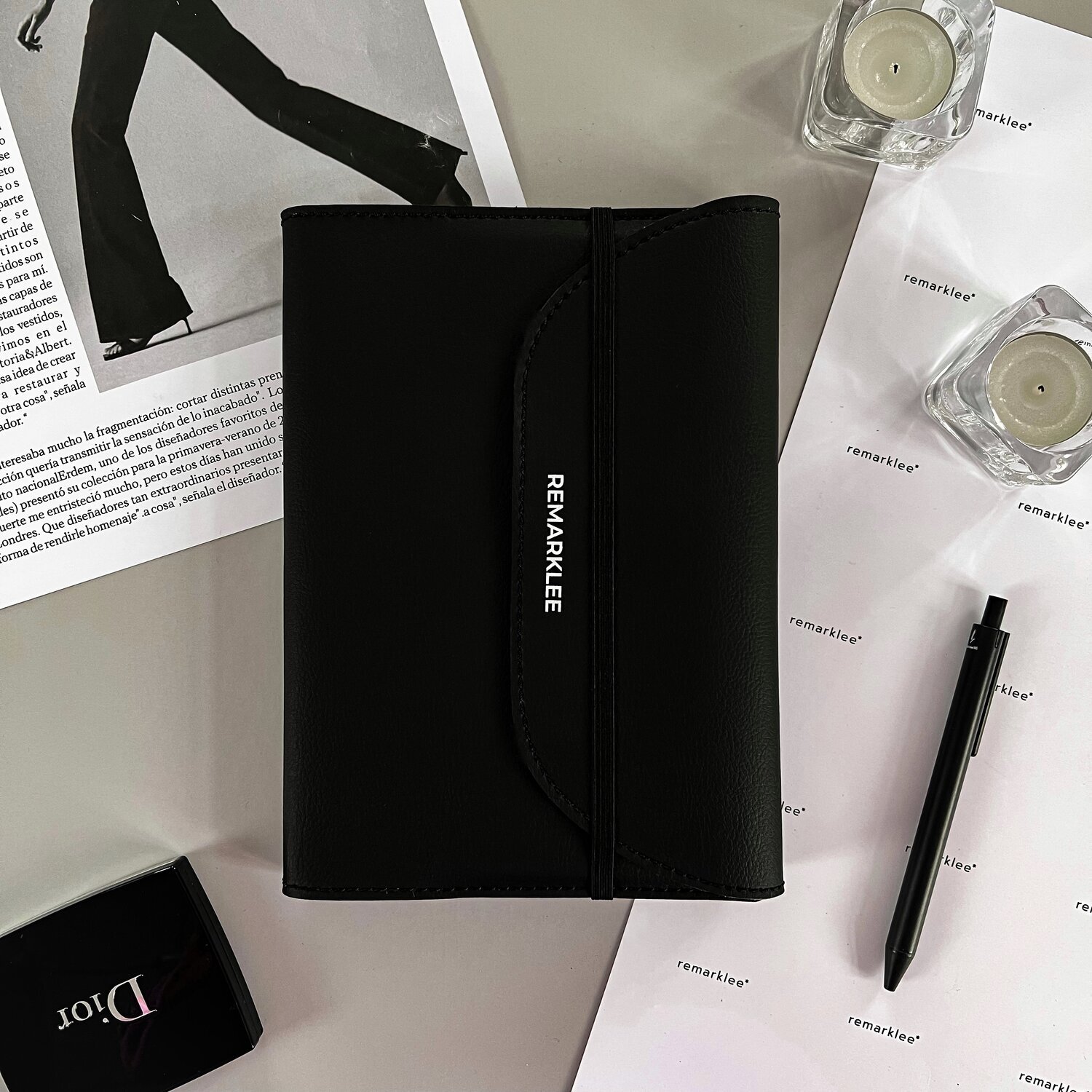 Кожаная обложка универсальная Remarklee  "Чёрная "