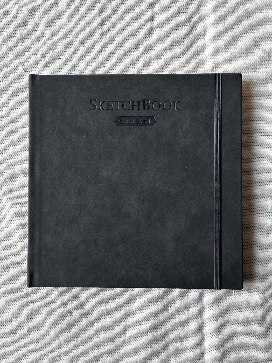 Скетчбук для графики Малевичъ GrafArt white 20x20 см 40 л 160 г серый 720₽