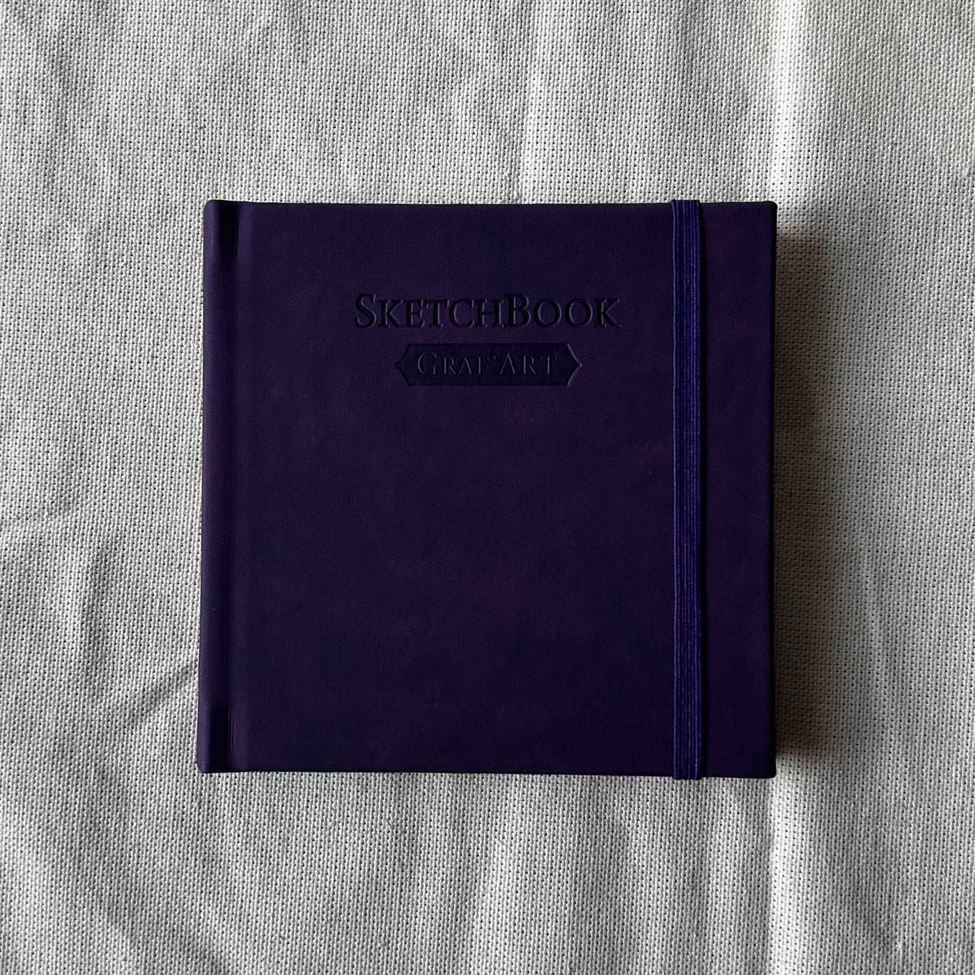 Скетчбук для графики Малевичъ GrafArt white 12х12 см 40 л 160 г фиолетовый 430₽