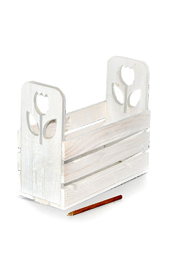 Коробка деревянная прямоугольная с резными ручками - тюльпан белый 23х20х10 см GG-WBX 605/07-00