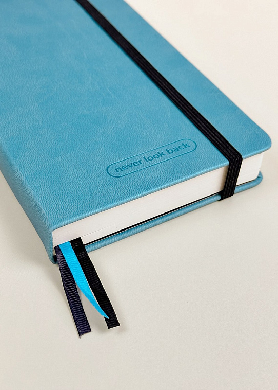 Еженедельник Aesthetic "Never" B6+, Голубой 606x758