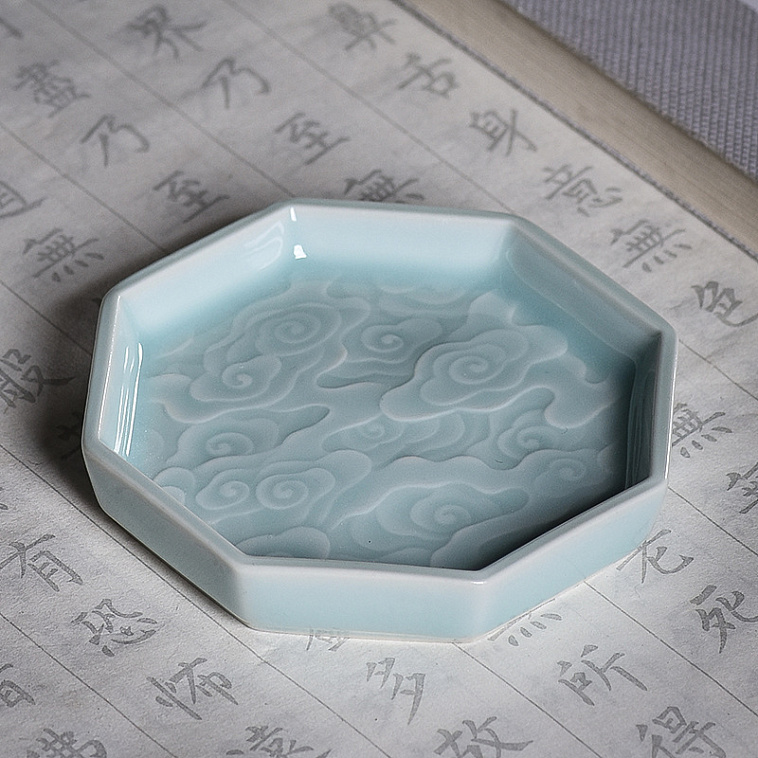 Блюдечко для туши "Хорошая примета" цвет: бледно-голубой 606x758