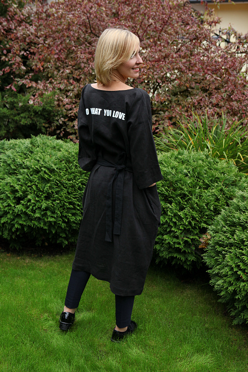 Платье черное с принтом Модель-1202