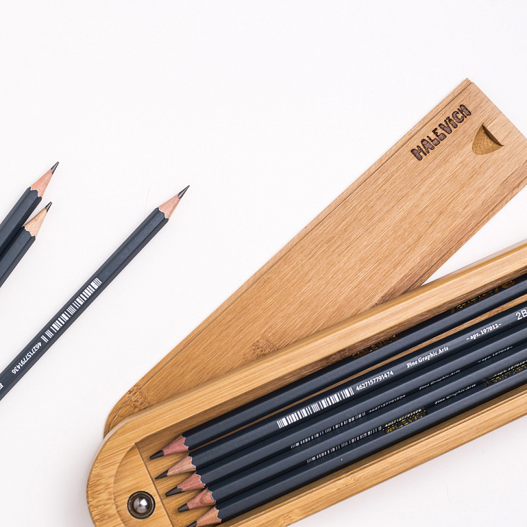 Набор чернографитных карандашей Малевичъ в пенале из бамбука