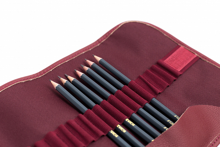 Набор чернографитных карандашей Малевичъ "Graf'Art" 8 шт в пенале-скрутке, бордо