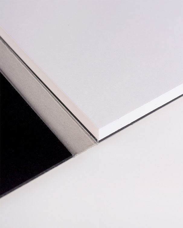 Скетчбук SMLT Art Authenticbaby Bristol 9х9см 32 л 185 г белая бумага, твердая обложка