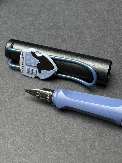 Ручка перьевая Lamy "0B6 FH safari" Harry Potter" Ravenclaw, F 606x758