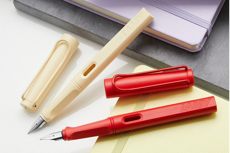 Ручка перьевая LAMY 020 safari, M Матовый красный (Strawberry)