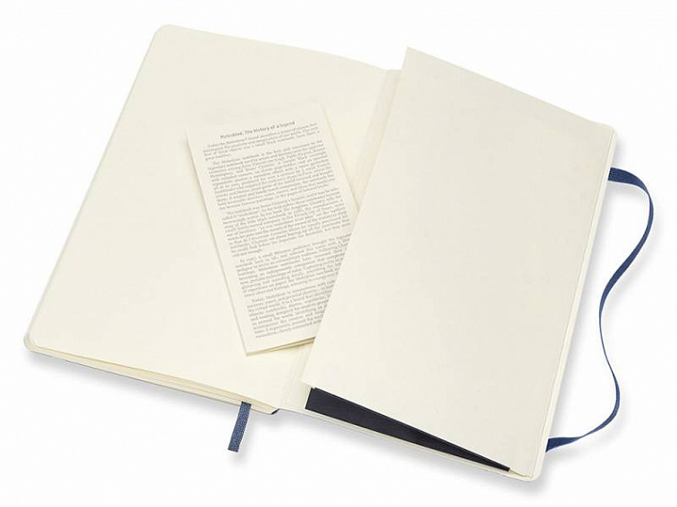 Записная книжка нелинованная Moleskine "Classic Sof" Large, 130х210 мм 192 стр, обложка синий сапфир 606x758